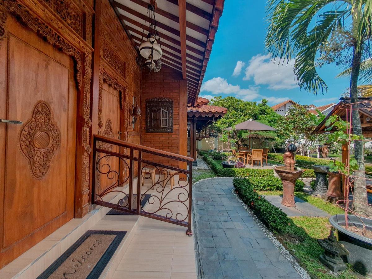Dem Ayem Heritage Guest House Yogyakarta Esterno foto