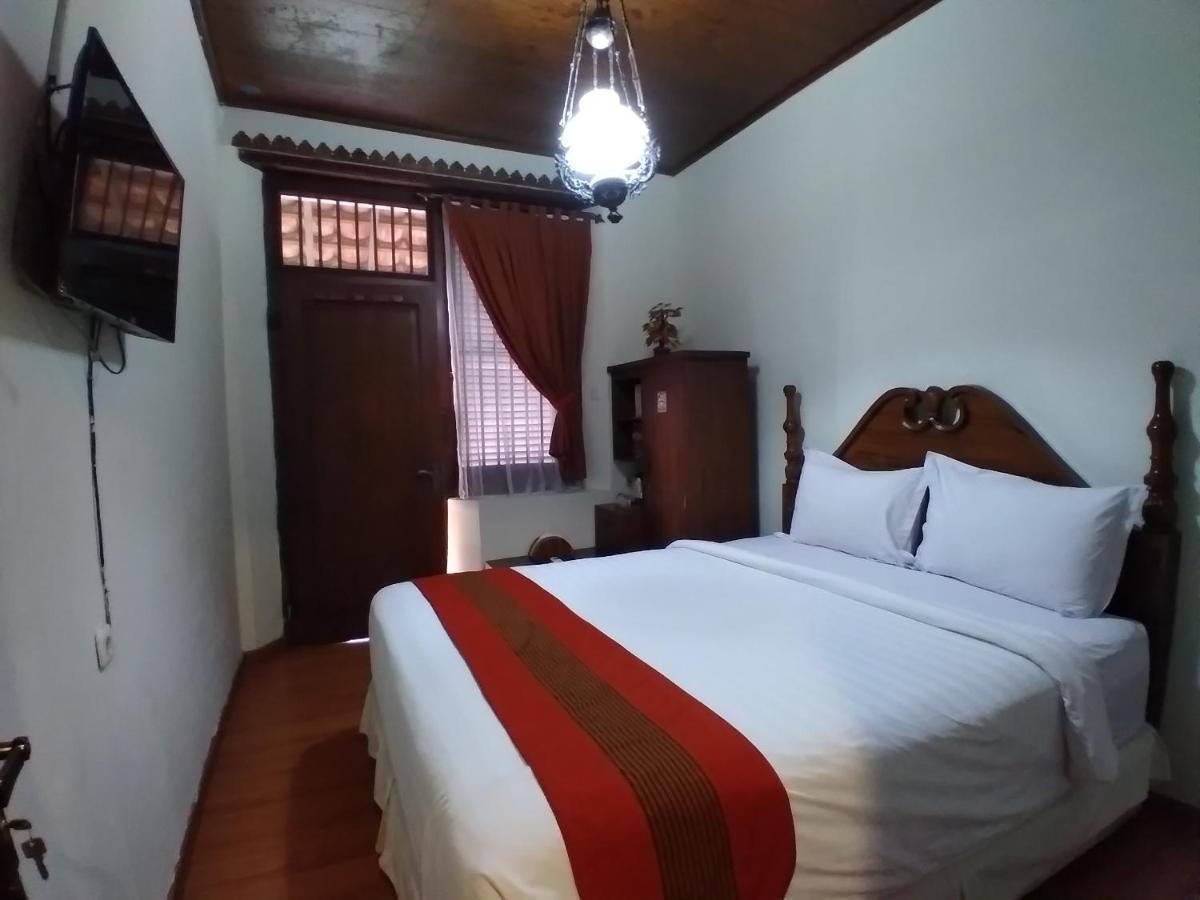 Dem Ayem Heritage Guest House Yogyakarta Esterno foto