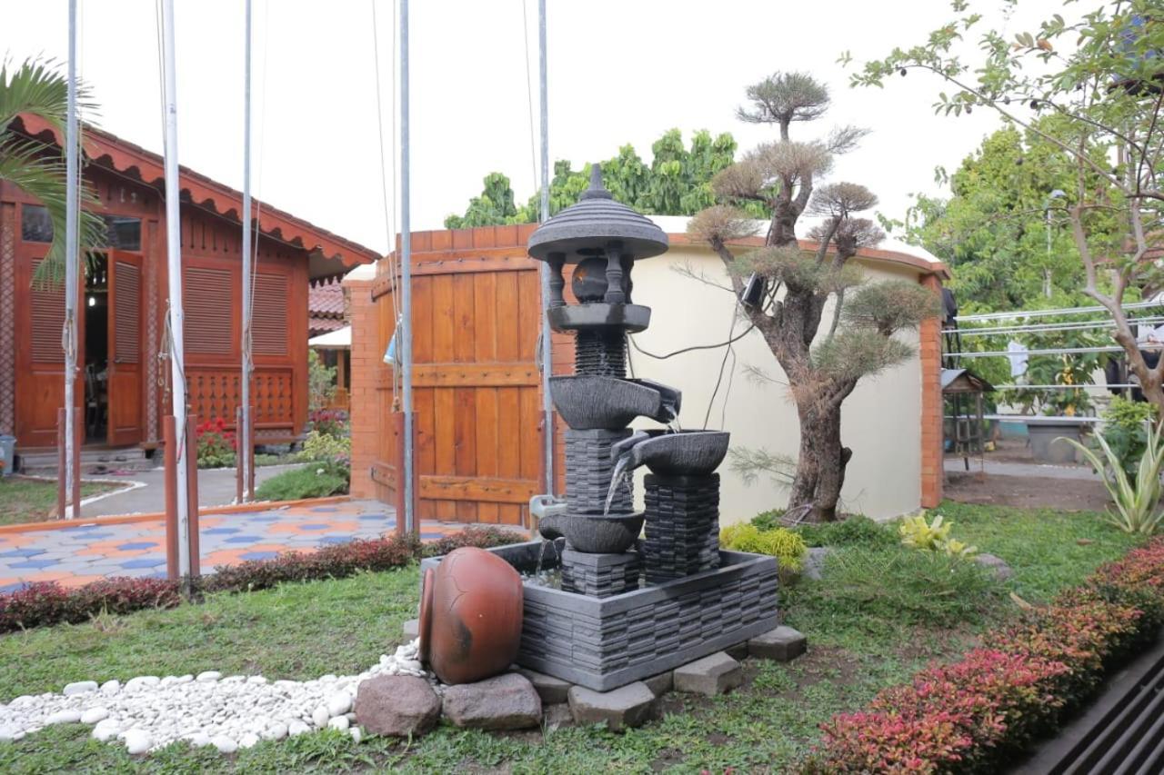 Dem Ayem Heritage Guest House Yogyakarta Esterno foto