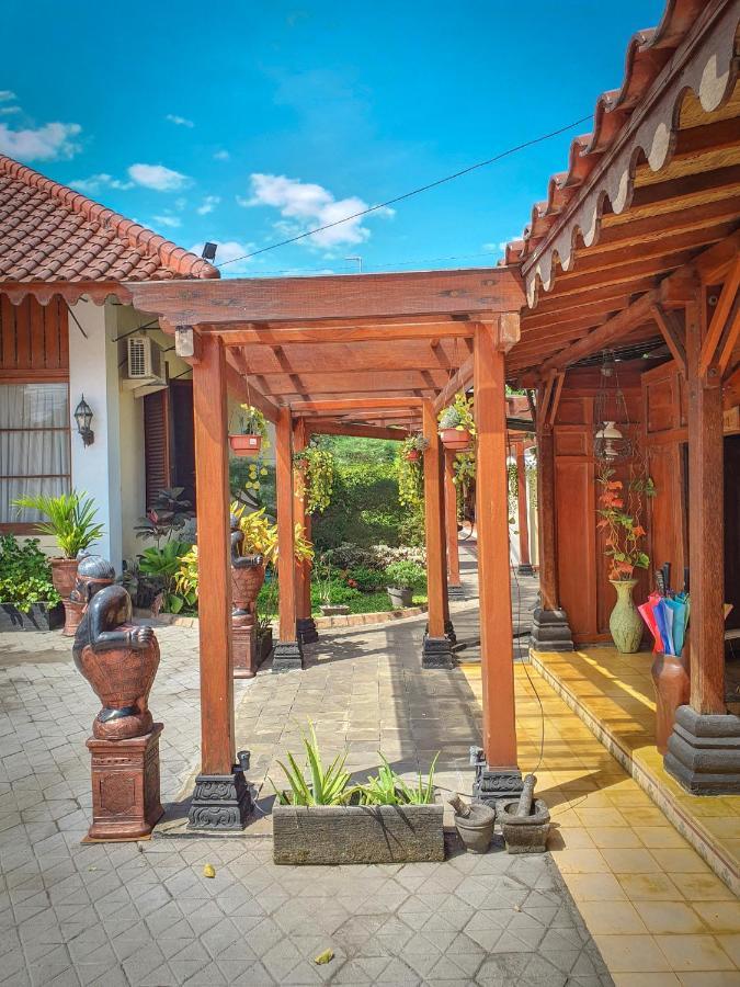 Dem Ayem Heritage Guest House Yogyakarta Esterno foto