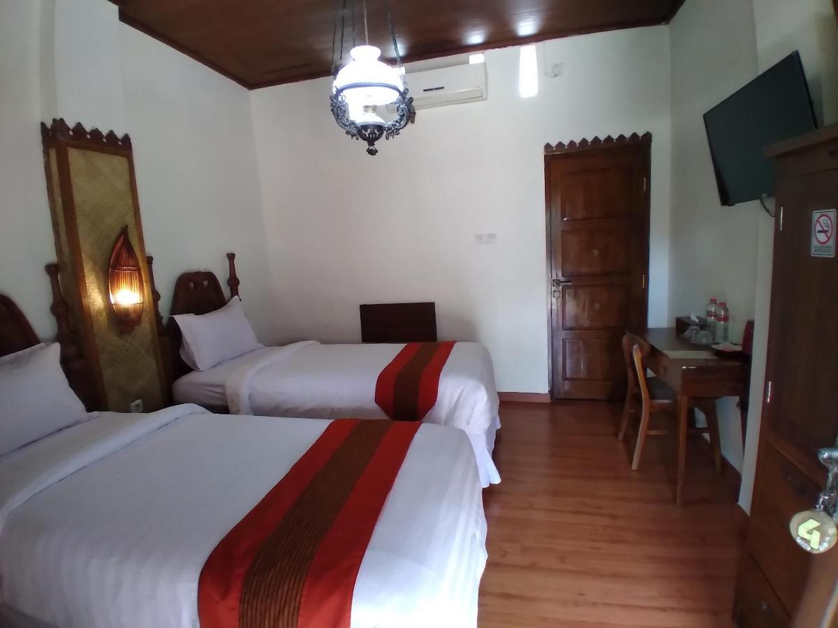 Dem Ayem Heritage Guest House Yogyakarta Esterno foto